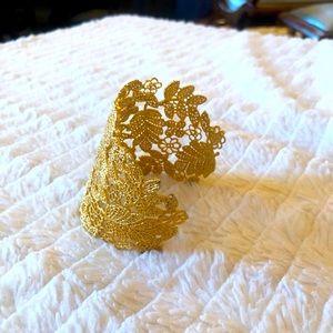 Glamorous beautiful, gold Lace Cuff